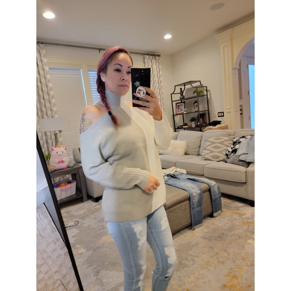 Fantastic Fawn Color Block Cold Shoulder Turtleneck Sweater - Picture 6 of 7